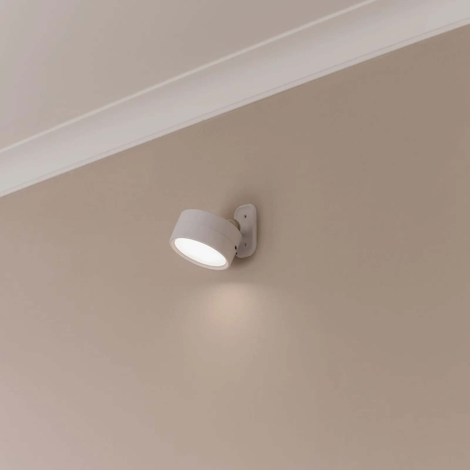 ValueLights Marshall Set of 2 Rechargeable Easy Fit 360 RGB Spotlight Light Fittings in White 6