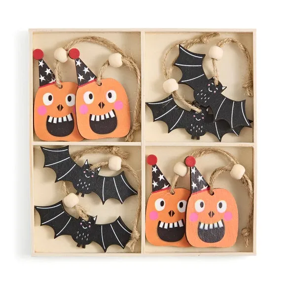 Pack of Wooden Halloween Decorations 3