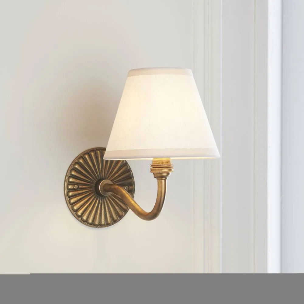 Netlighting Dahlia Curve & Ivy 16cm Wall Lamp Antique Brass Vintage White in Gold 3