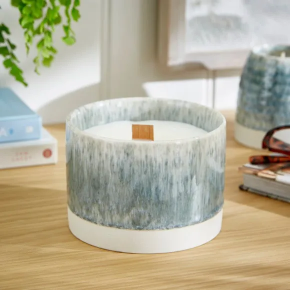 Churchgate Oud and Bergamot Crackle Candle 2