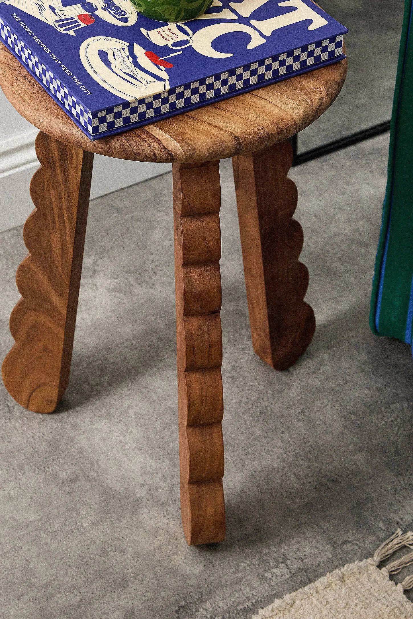Scalloped Side Table - Brown 2