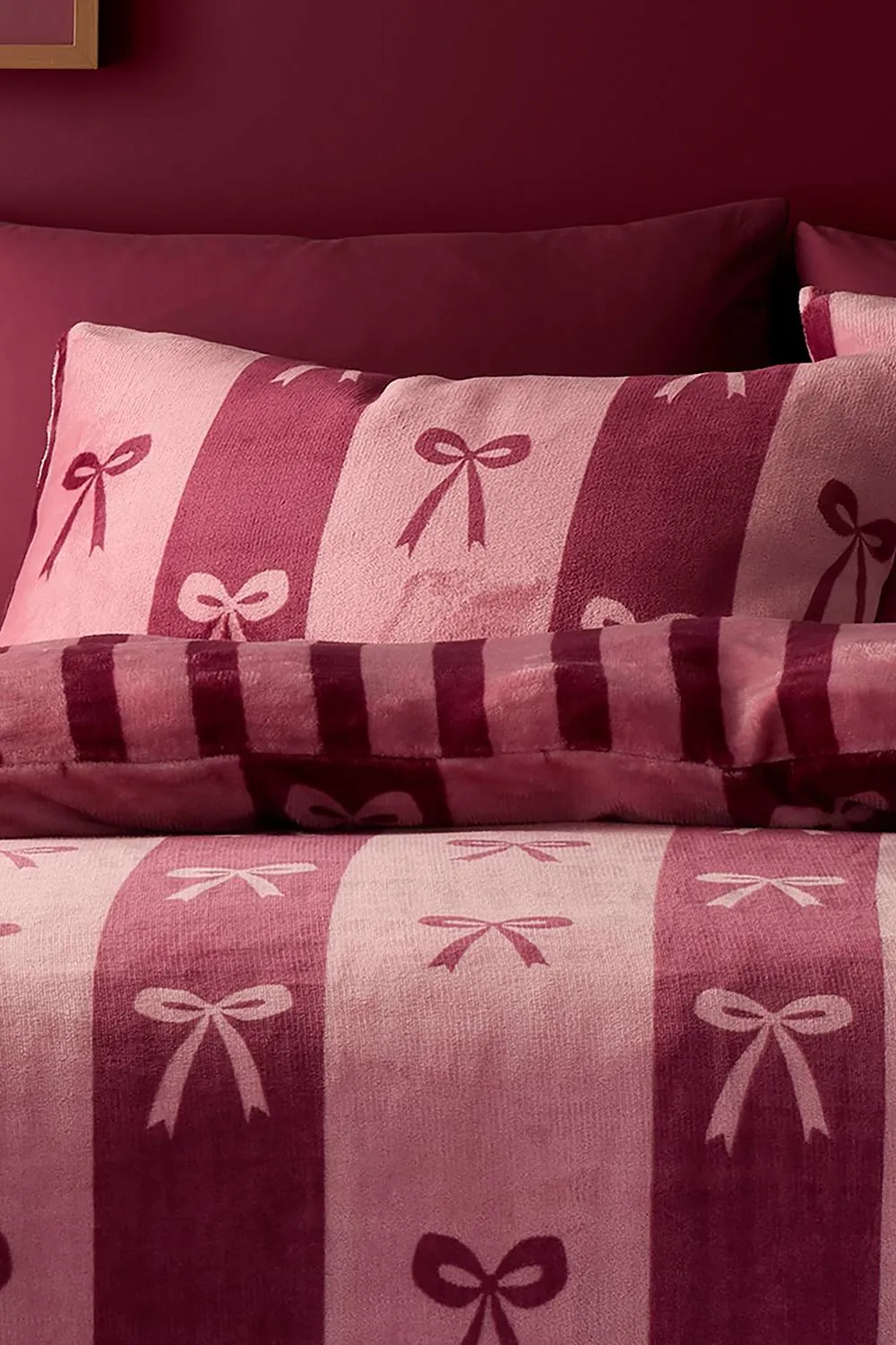 Fusion 'Bows' Soft Fleece Duvet Cover Set in Dark Red 2
