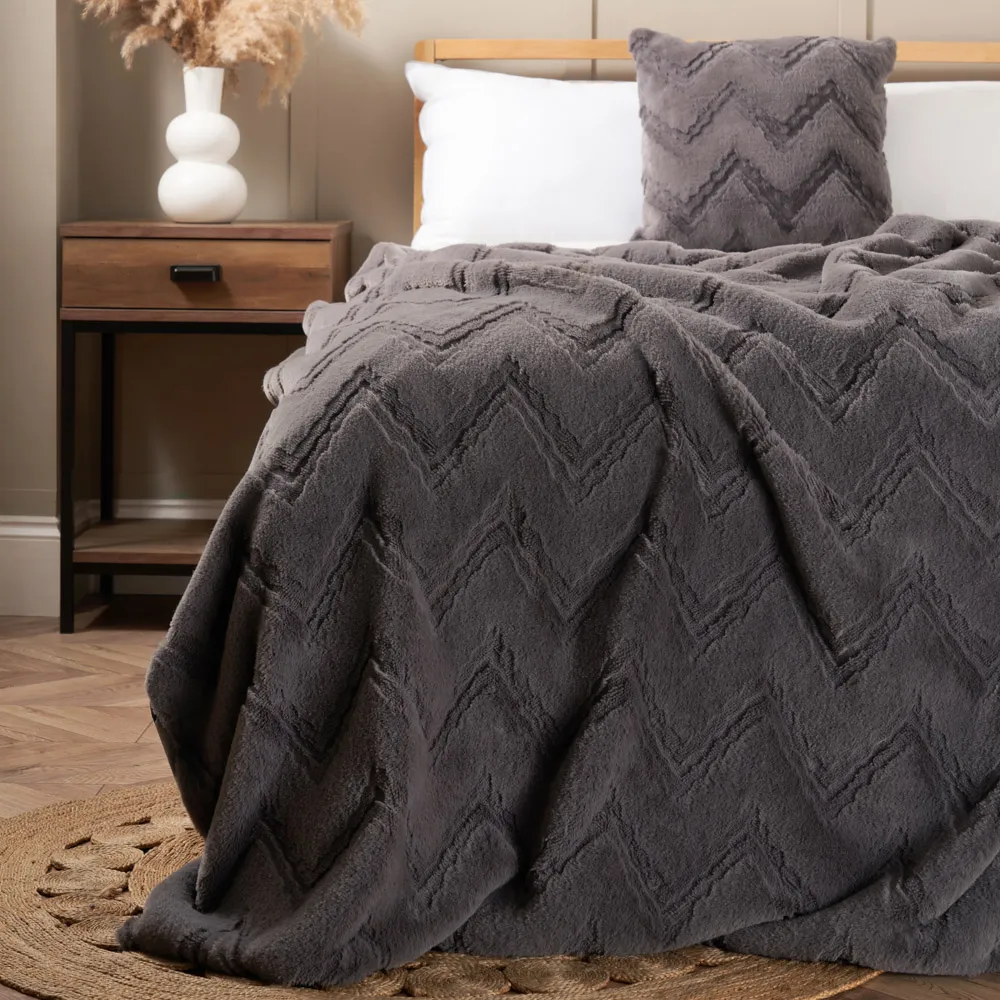 Chevron Faux Fur Throw, Charcoal