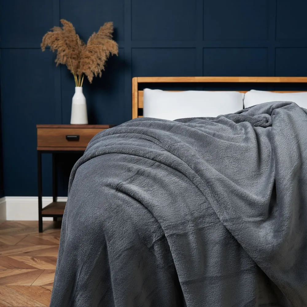 Microfleece Jumbo Throw, Charcoal 1