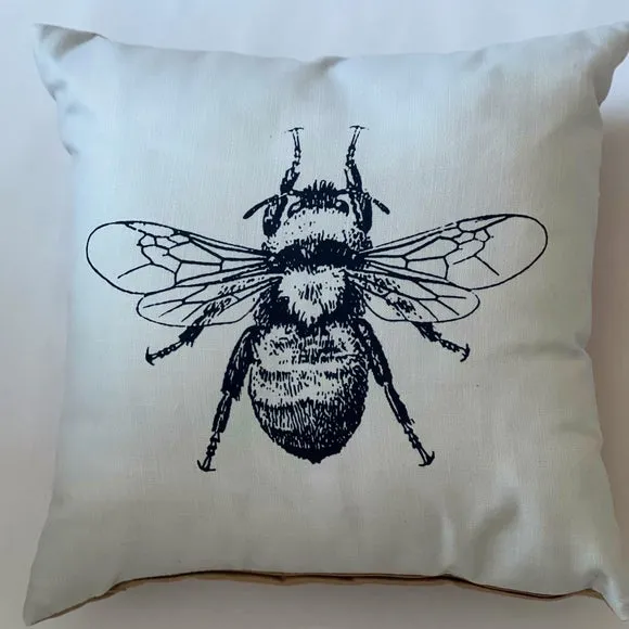 Daro Grey Bee Square Cushion 2