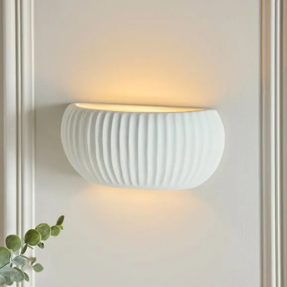 Vogue Evora Ribbed Wall Light 2