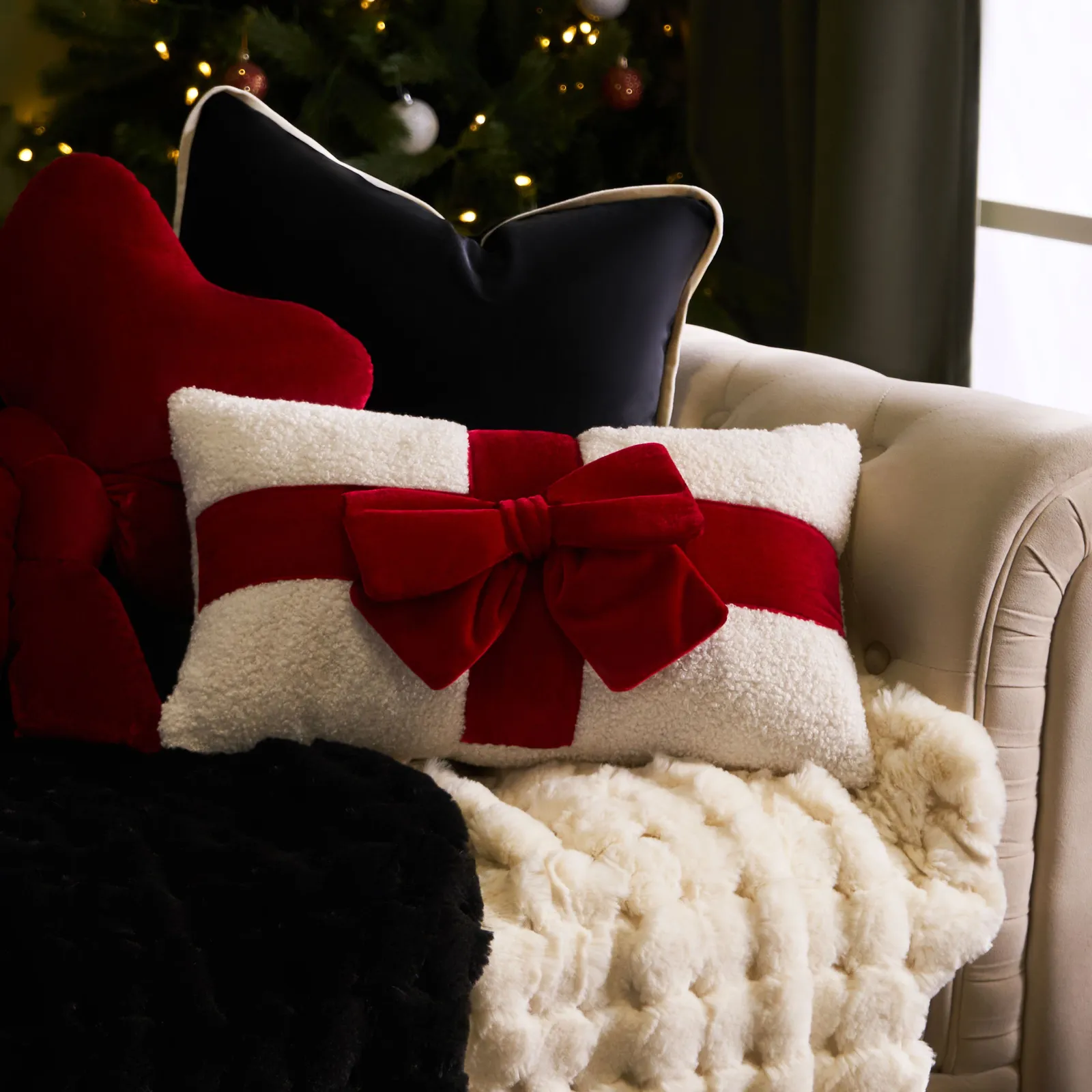 OHS Bow Wrapped Boucle Throw Pillow Scatter Cushion in Red