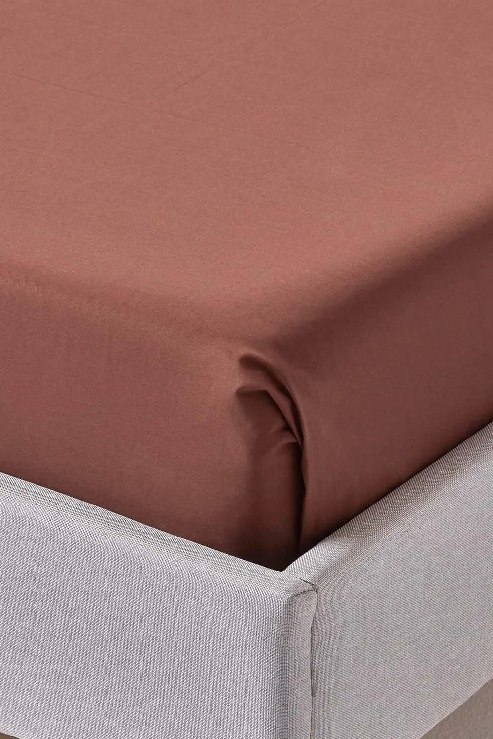 Homescapes Egyptian Cotton Flat Sheet 200 Thread Count in Chocolate 3