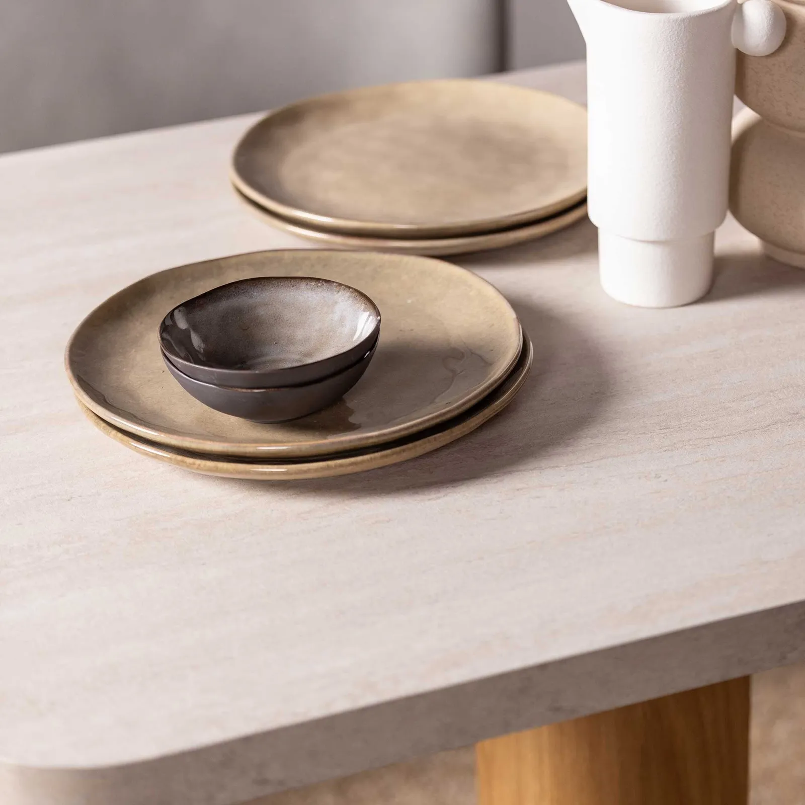 Harbour Dining Table 135Cm, Neutral Stone Effect | Barker & Stonehouse 5