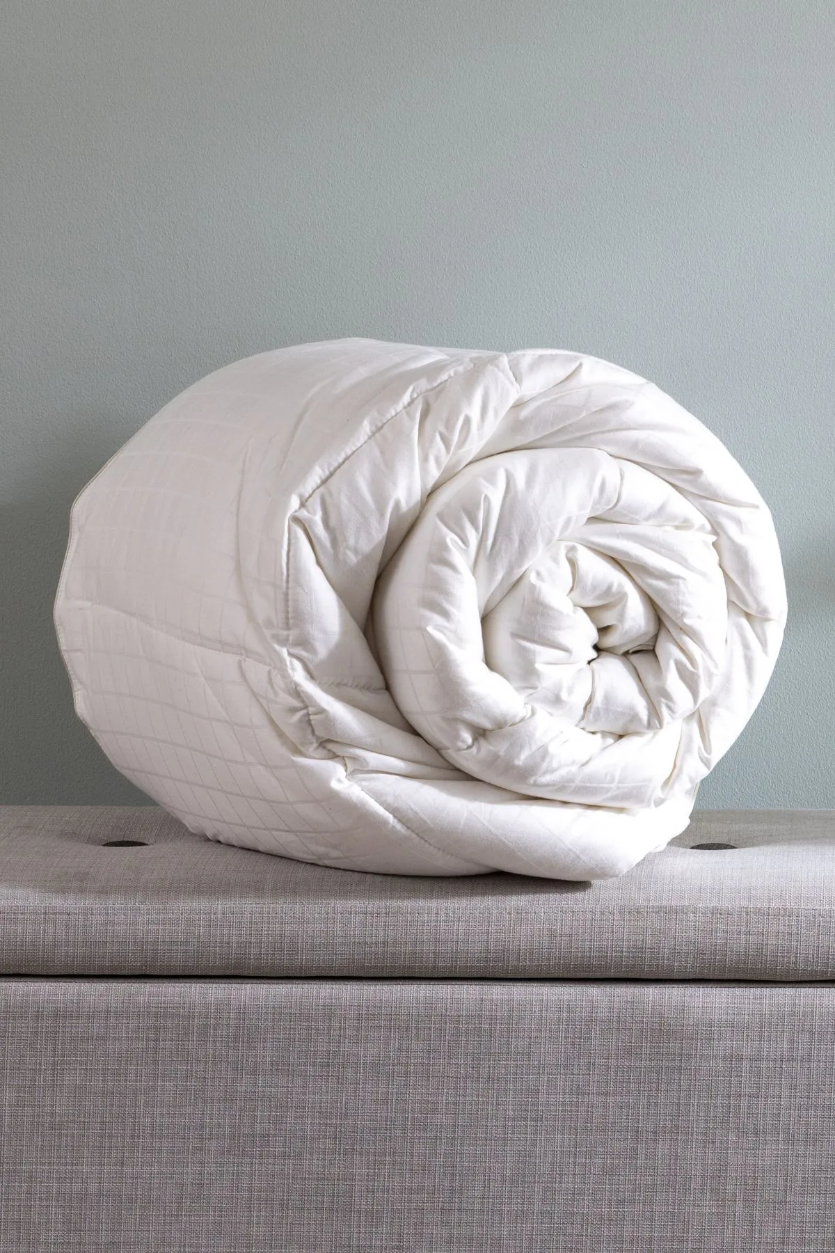 Soak&Sleep 4.5 Tog Soft As Down with Silk Duvet in White 2