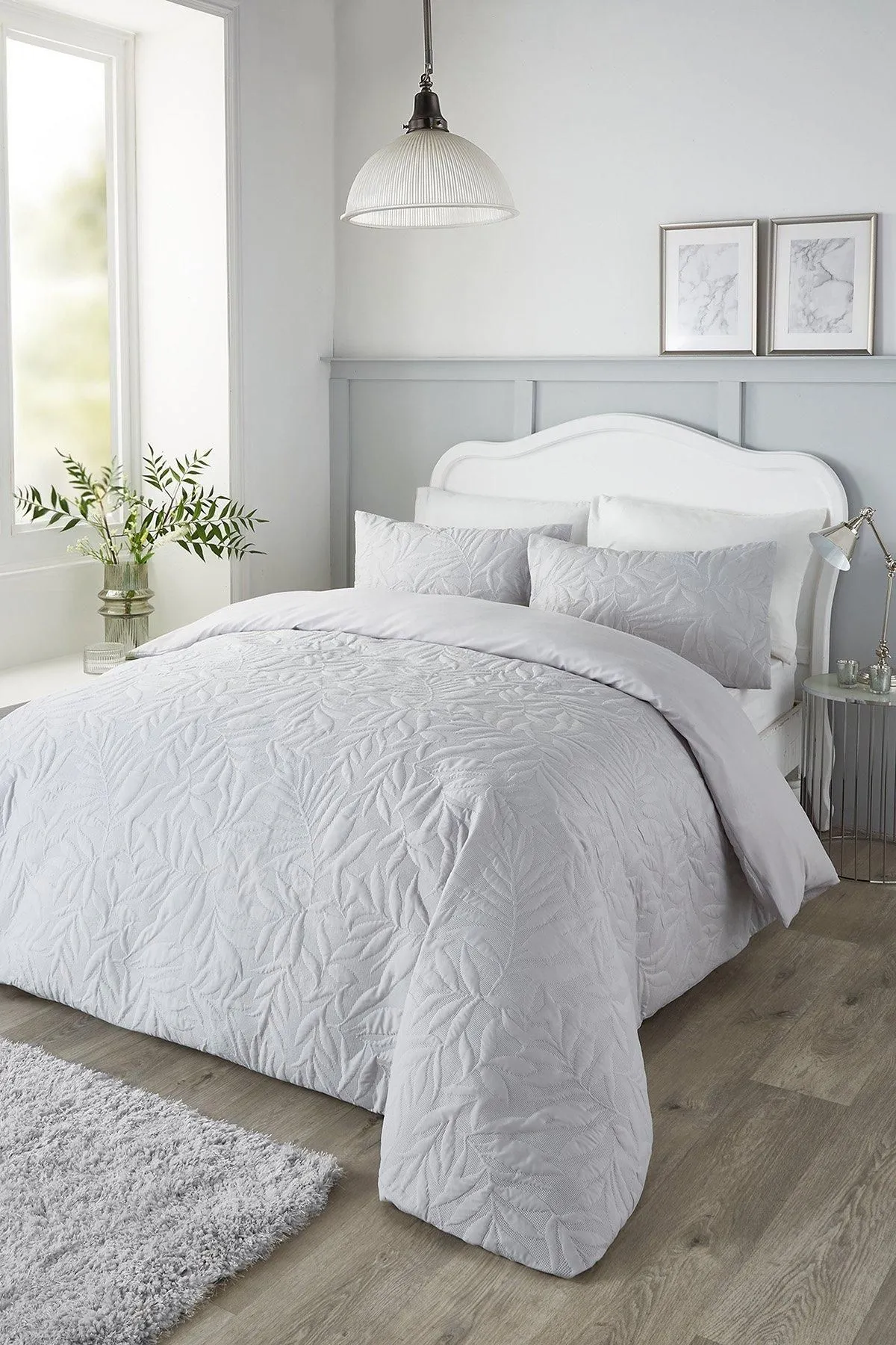 Serene 'Luana' Microfibre Pinsonic 3D Floral Design Duvet Cover Set in Silver