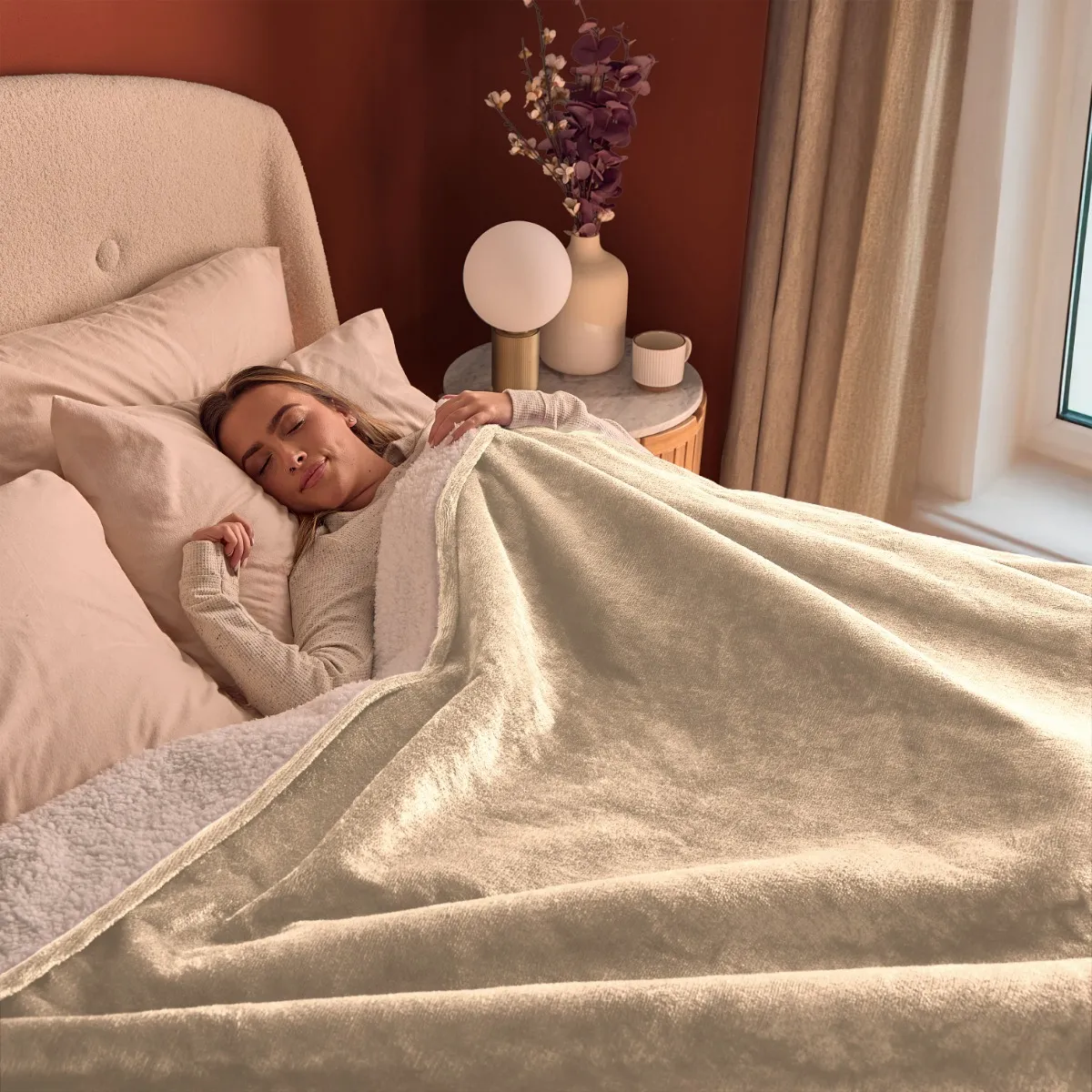 Silentnight Heat Genie Giant Blanket - Berry