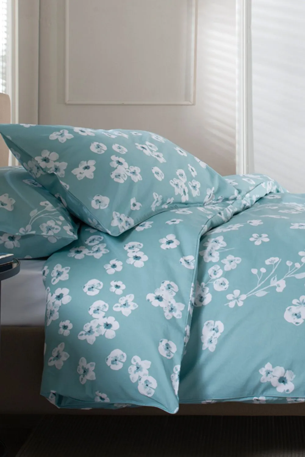 The Lyndon Company Petite Fleure Printed 100% Cotton Duvet Cover Set with Piped Edges in Duck Egg Blue 4