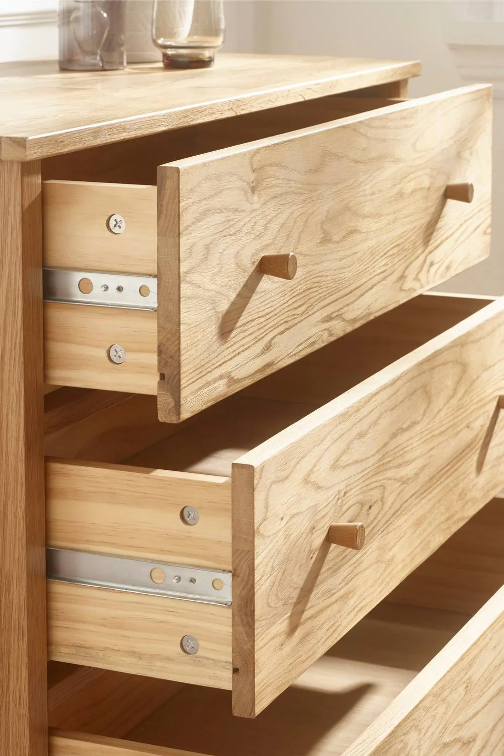 Julian Bowen Coxmoor 5 Drawer Wide Chest in Light Oak 3