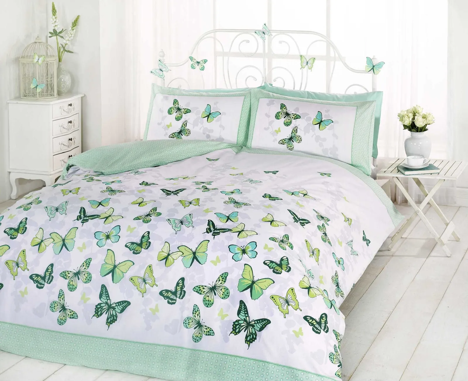 Rapport Home Butterfly Flutter Polycotton Duvet Cover With Pillowcase in Light Green 1