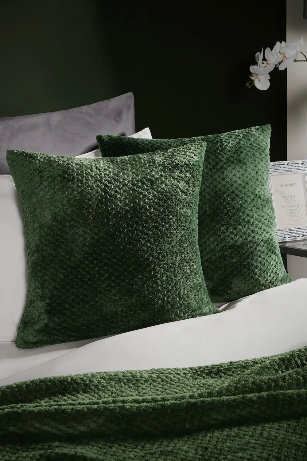 OHS 2 Pack of Waffle Fleece Square Cushion Covers in Dark Green