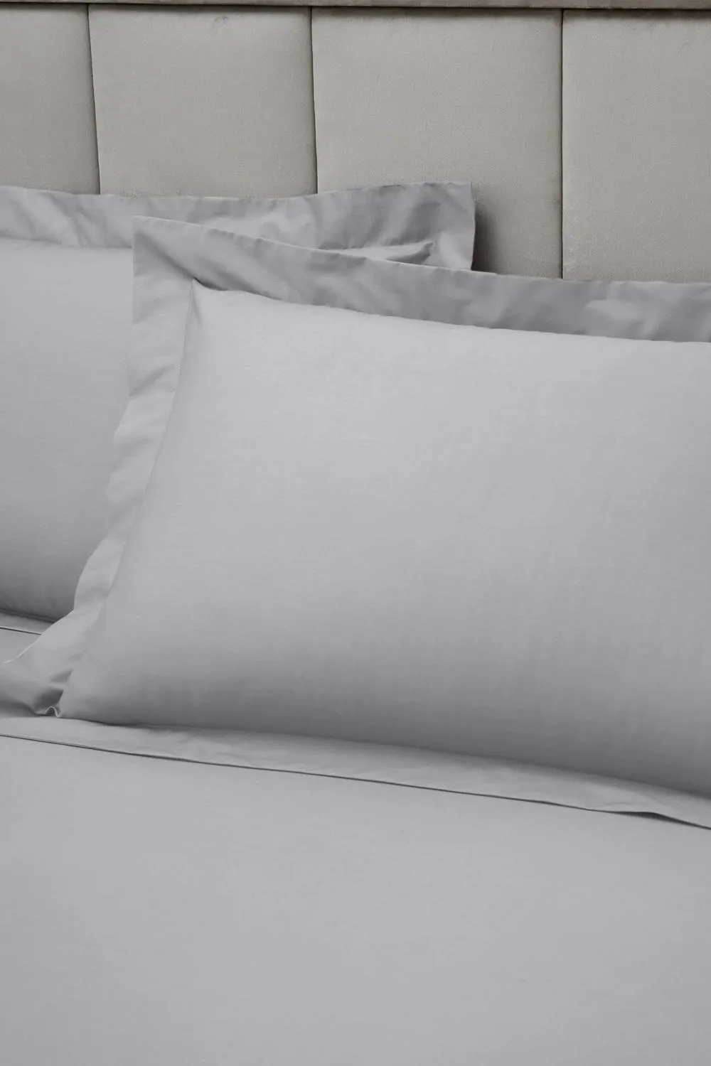 Bianca 180 Thread Count Egyptian Cotton Oxford Pillowcase in Silver 1