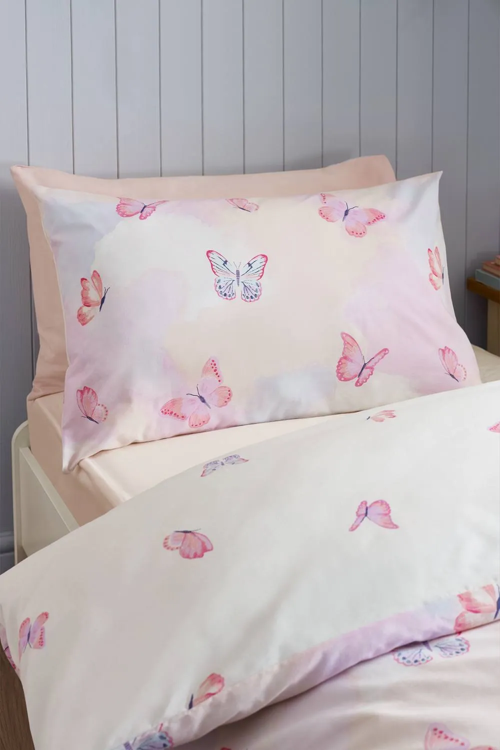 Catherine Lansfield Ombre Butterflies Reversible Duvet Cover Set in Pink 3