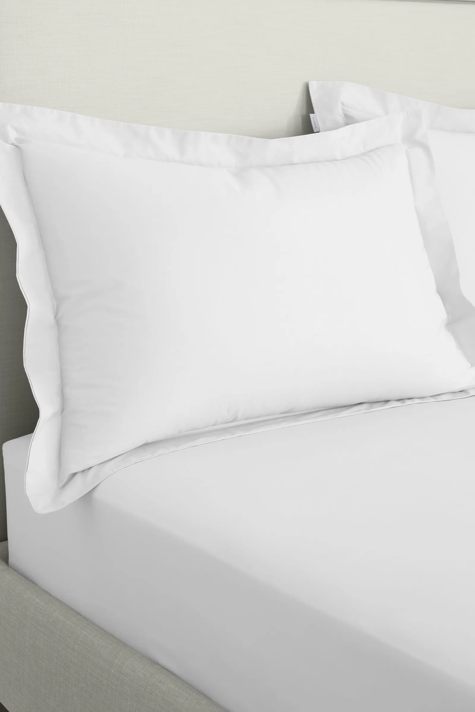 Bianca '200 Thread Count Cotton Percale' Oxford Pillowcases in White 1