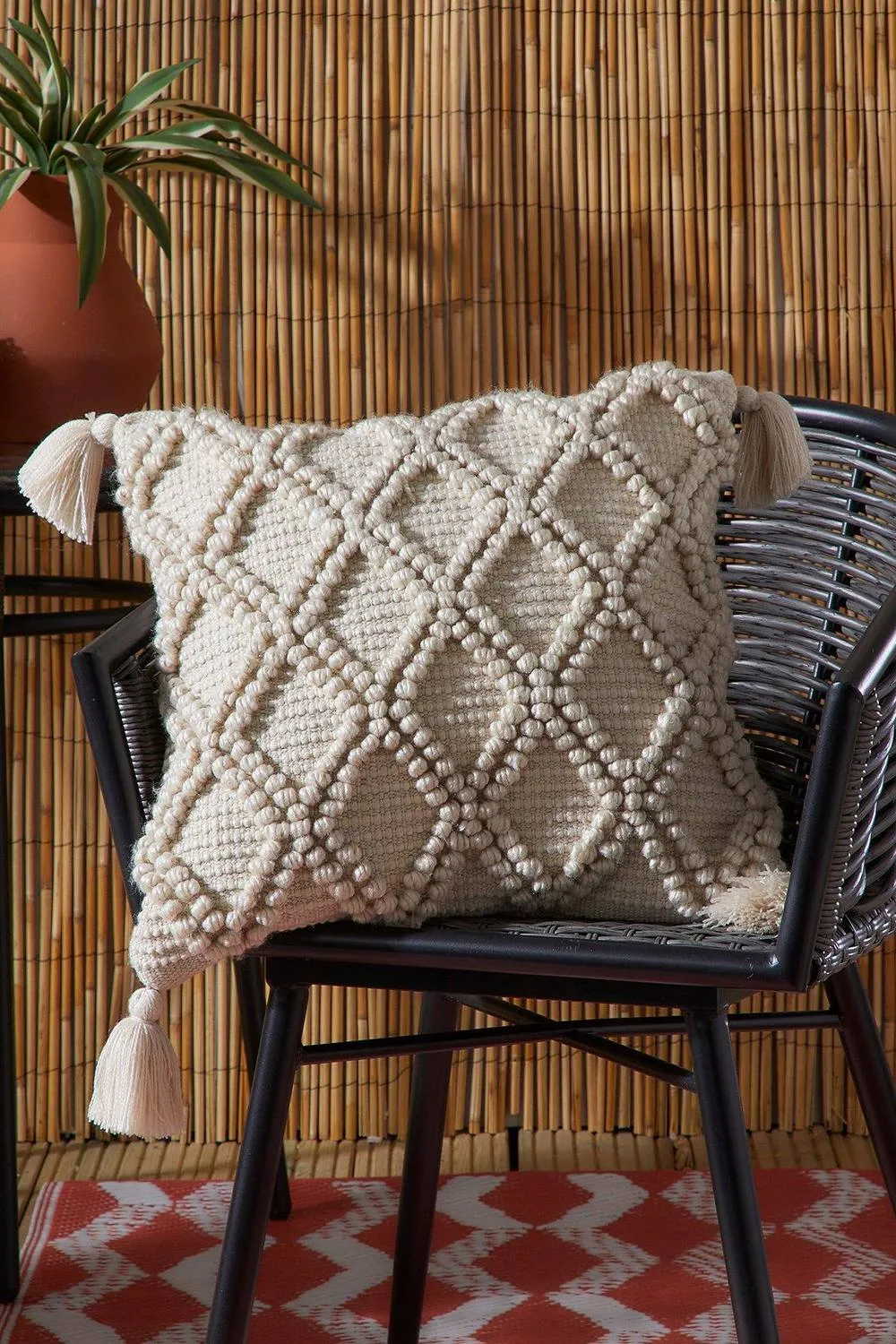 Drift Home 'Alda' Outdoor Durable Garden Filled Bench Cushion in Natural