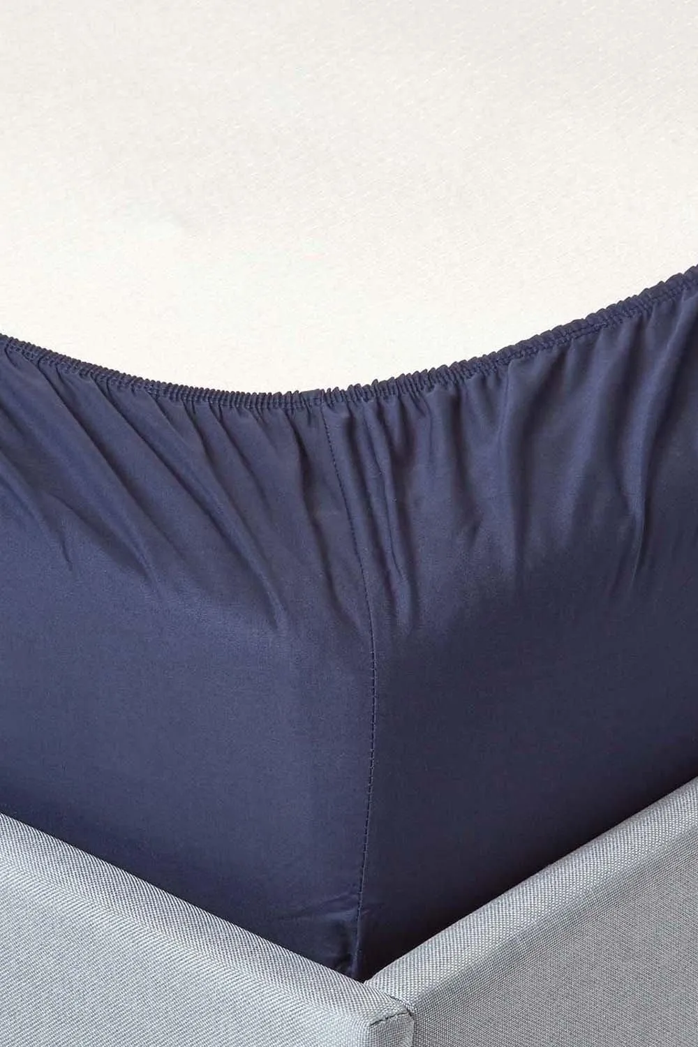 Homescapes Cotton Cot Bed Fitted Sheets 200 Thread Count, 2 Pack in Navy 4