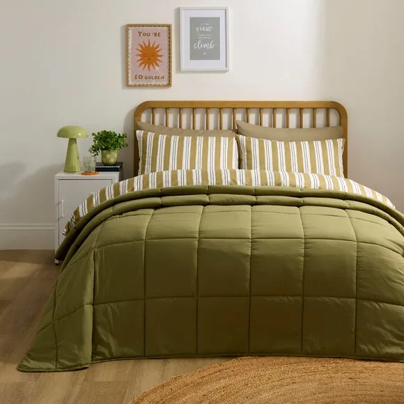 Holden Bedspread 1