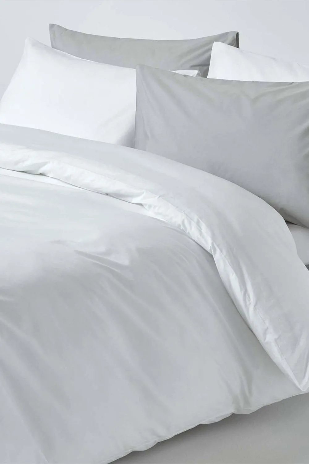 Homescapes Egyptian Cotton Duvet Cover with Pillowcase, 200 TC in White 5