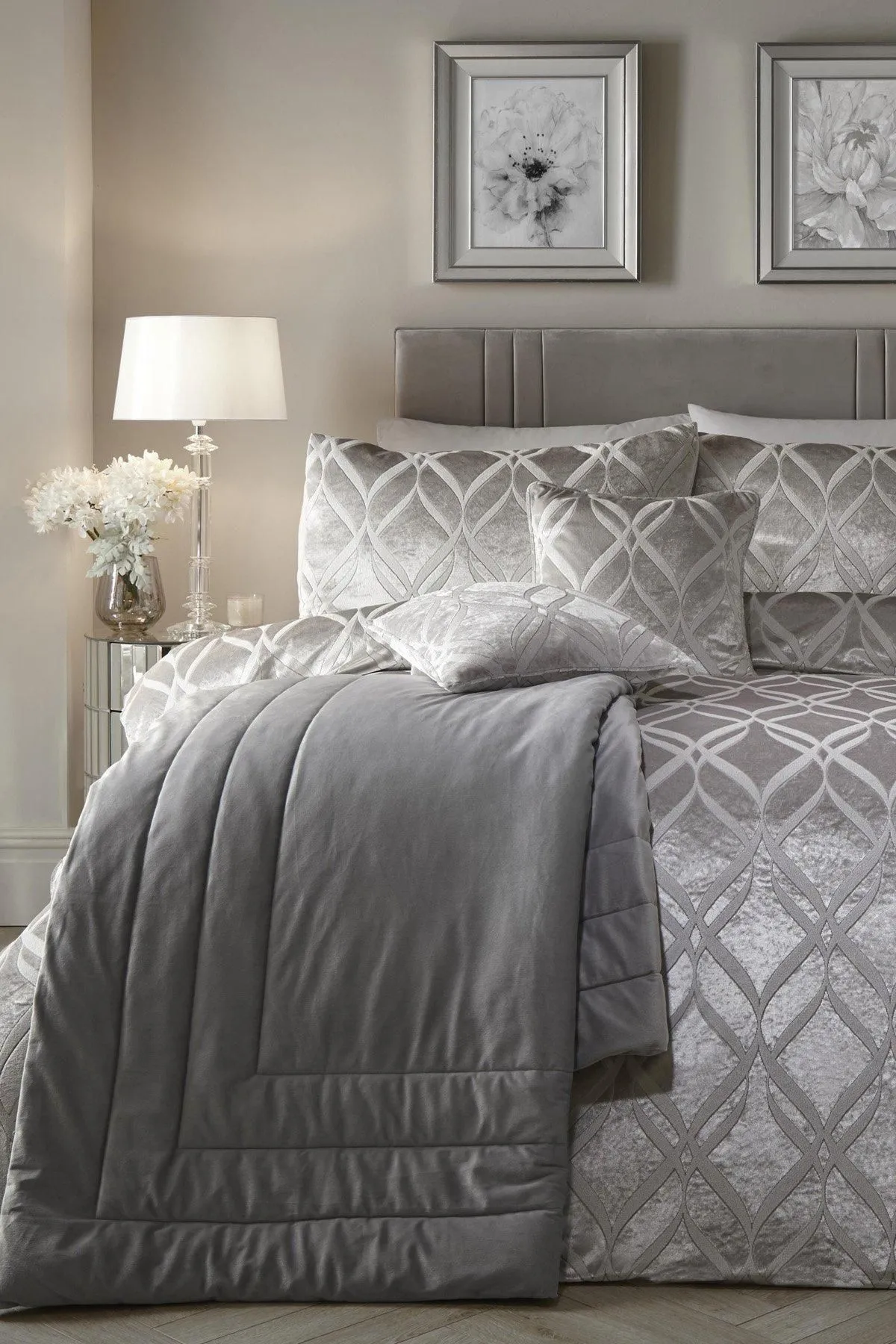 Soiree 'Belfort' Woven Geo Velvet Duvet Cover Set in Silver