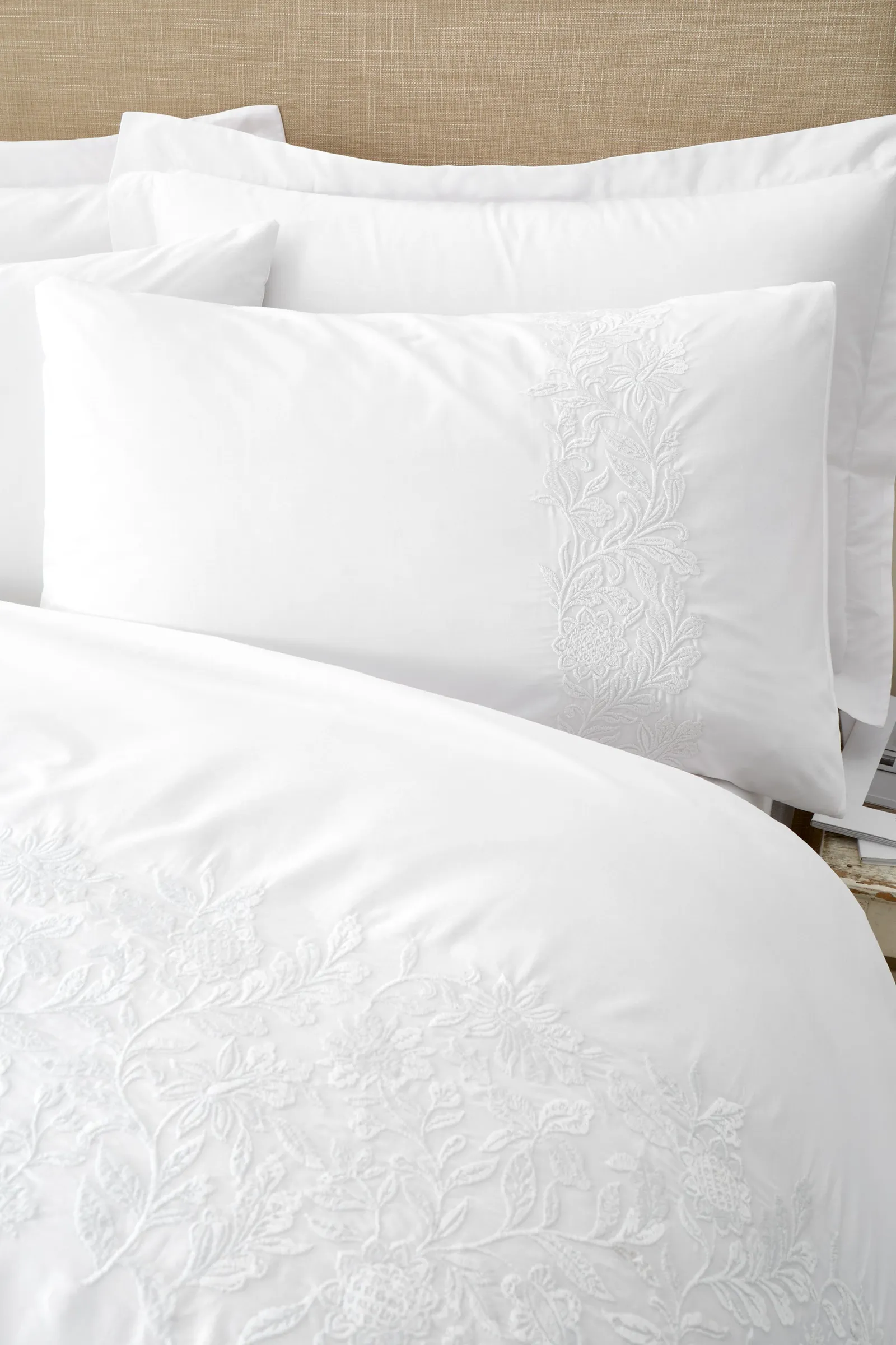 Bianca 'Embroidery Floral' 200 Thread Count Cotton Duvet Cover Set in White 2