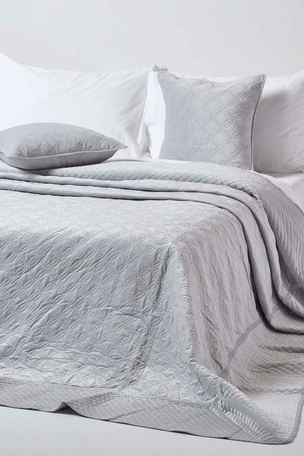 Homescapes Luxury Quilted Velvet Bedspread Geometric Pattern Throw in Grey 1