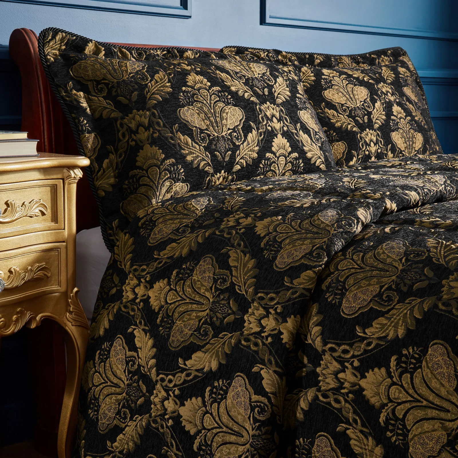 Paoletti Shiraz Jacquard Chenille Bedspread in Black 2