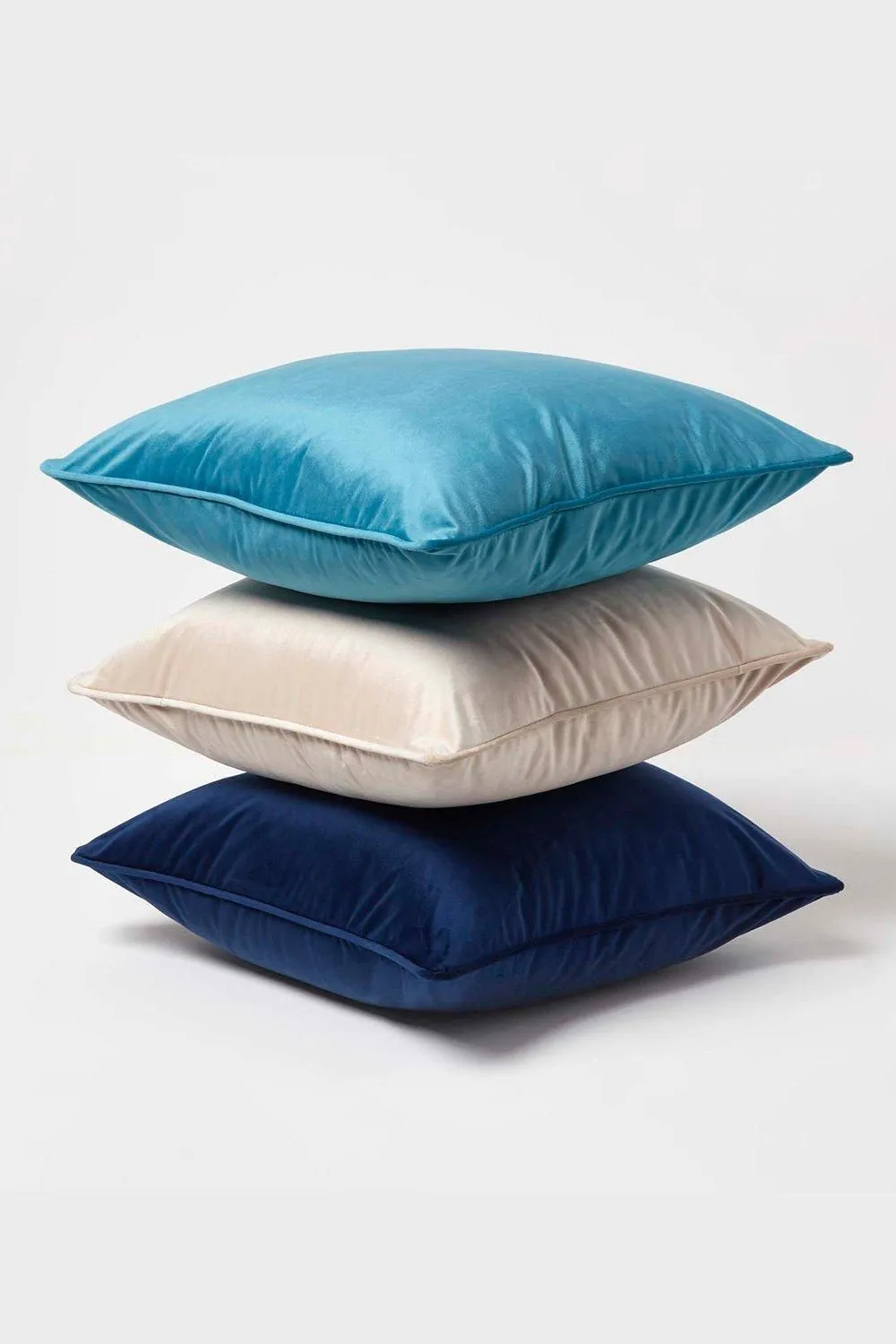 Homescapes Filled Velvet Cushion with Piped Edge 46 x 46 cm in Cream 6
