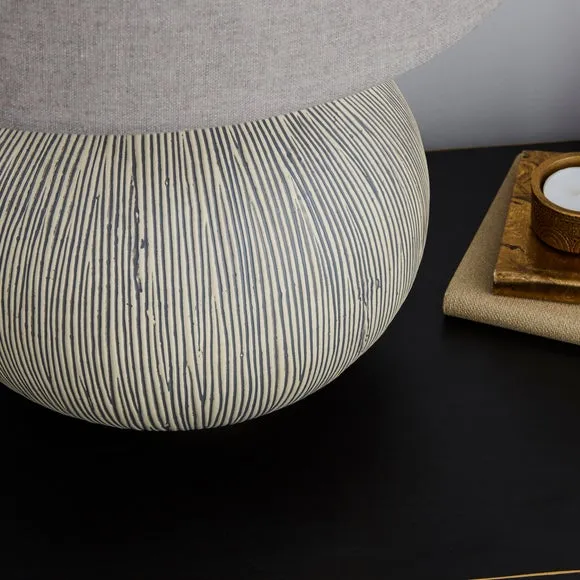 Dahlia Scratched Resin Grey Table Lamp 2