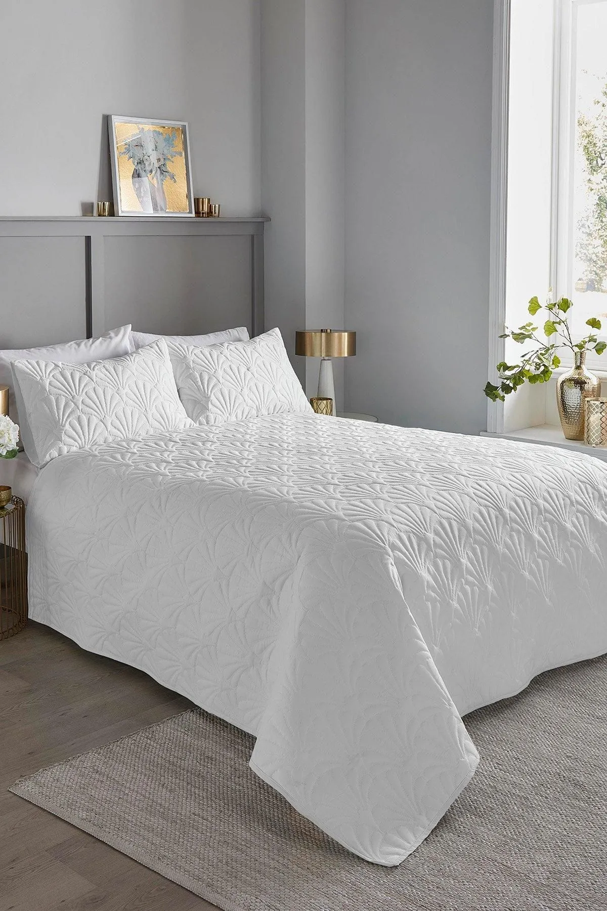 Serene 'Cavali' Pinsonic Microfibre Textured Warm Bedspread in White