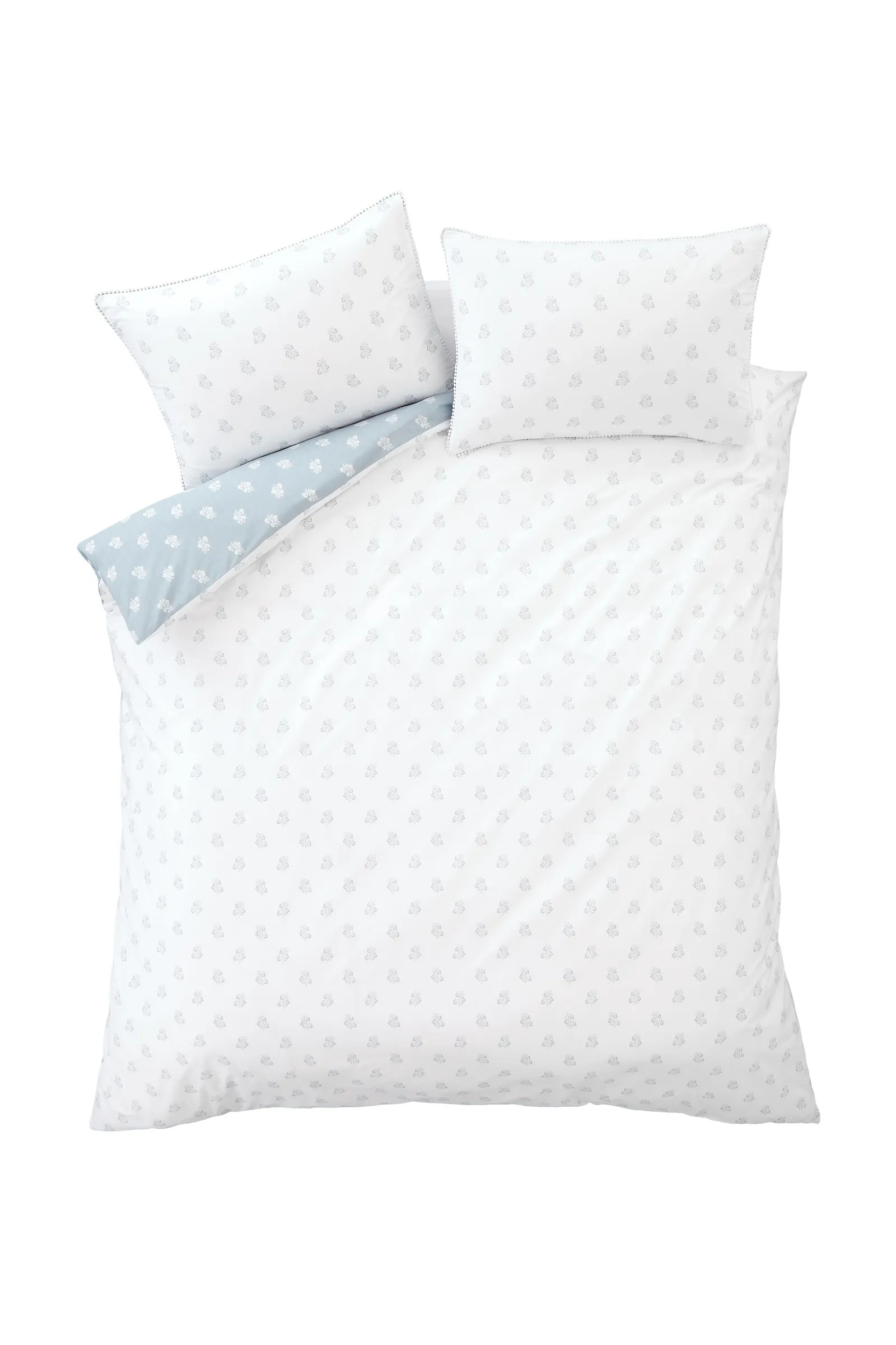 Bianca Esme Floral 200 Thread Count Cotton Reversible Duvet Cover Set in Blue 6