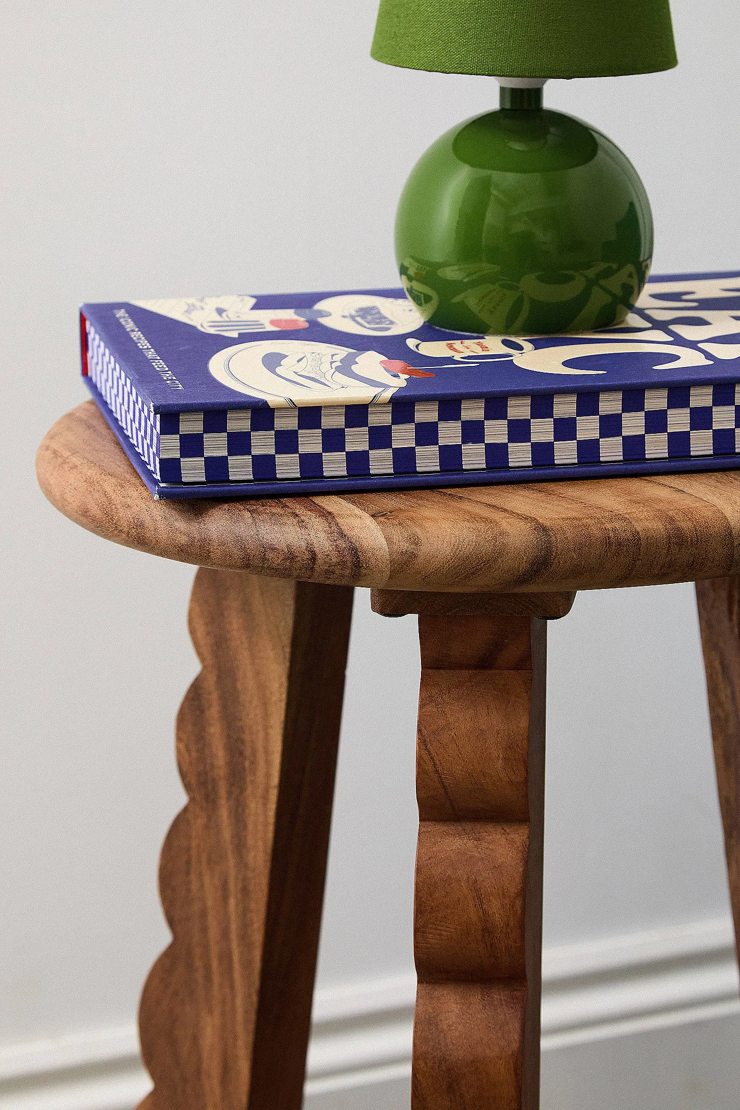 Scalloped Side Table - Brown 3