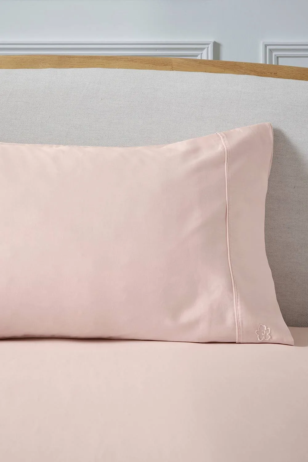 Ted Baker 'TB Plain Dye' Standard Pillowcase in Pink 4