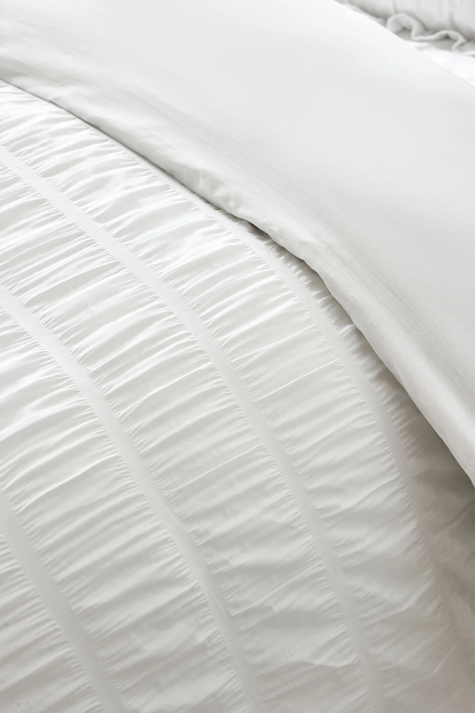 Catherine Lansfield 'Seersucker Frill' Duvet Cover Set in White 3