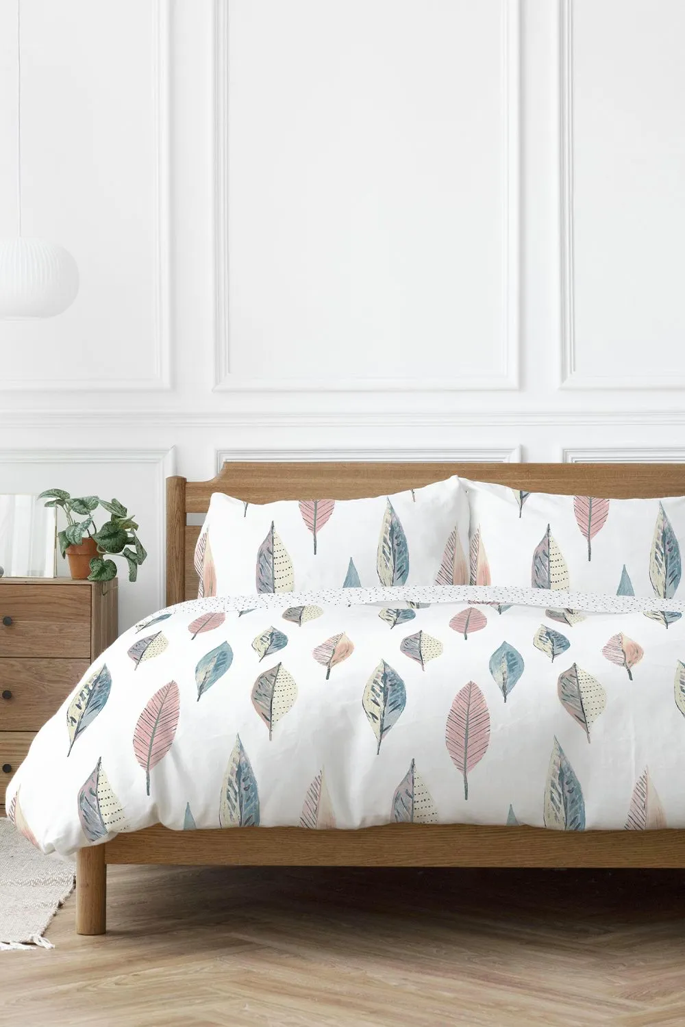 Copenhagen Home 'Flynn' Leaf Design Polycotton Duver Cover Set in White