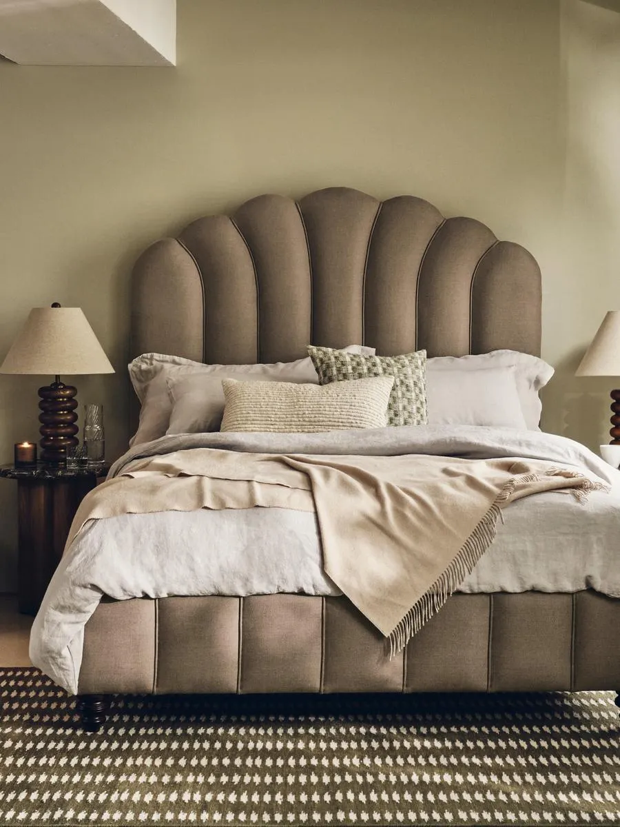 Manette Bed, Emperor, Linen, Mushroom