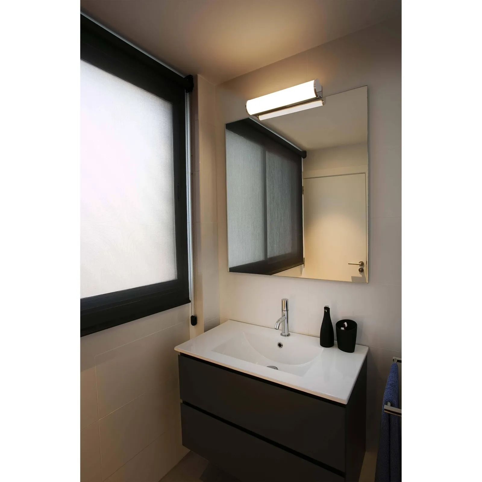 Netlighting Danubio Bathroom LED Wall Lamp 12W 2700K IP44 in Grey 2
