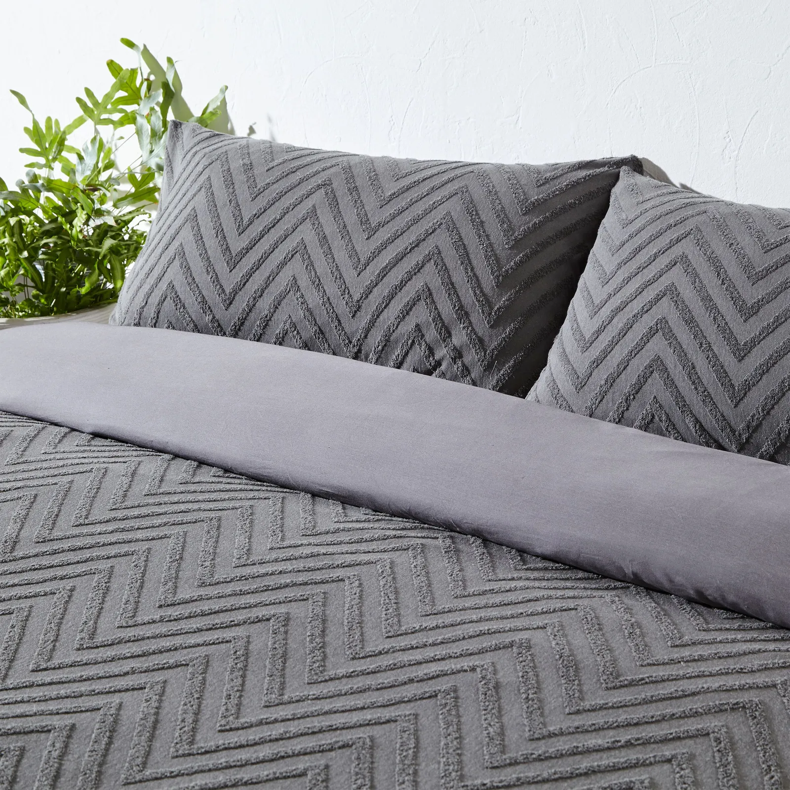 Yard Zig Zag Tufted Geometric 100% Cotton Duvet Cover Set in Charcoal 2