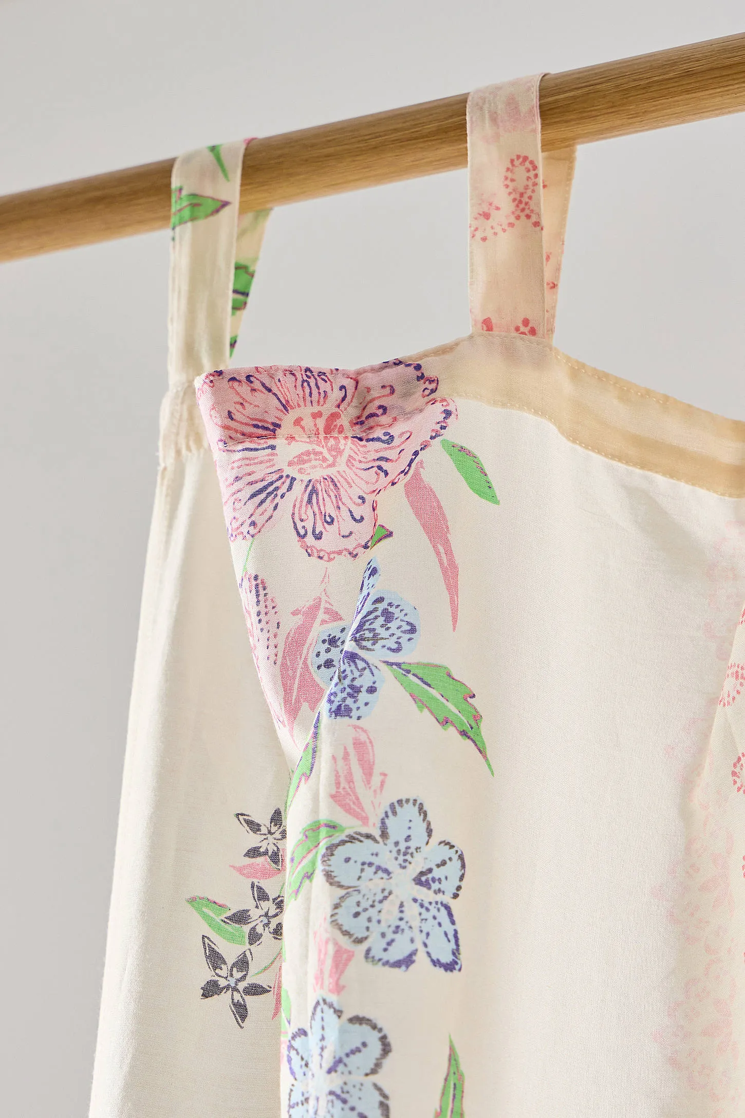 Larmie Curtain - Pink 4