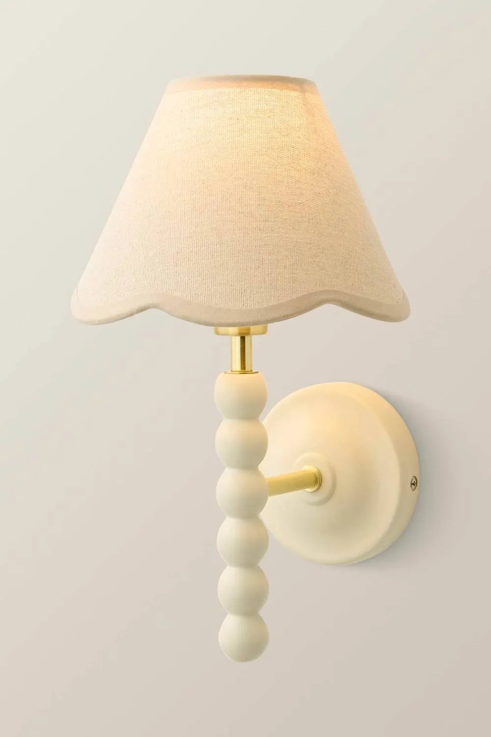ValueLights Bobbins Cream Bobble Wall Light with Trim Linen Lamp Shade & Bulb in Natural 3