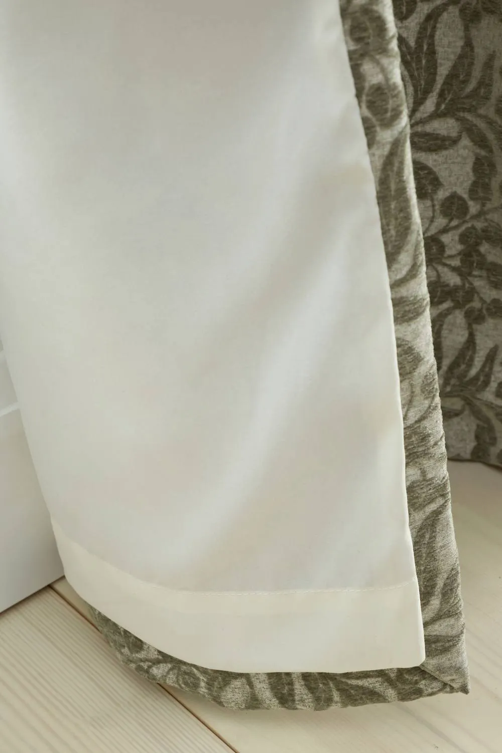 Bianca 'Chenille Leaves' Lined Eyelet Curtains in Green 5