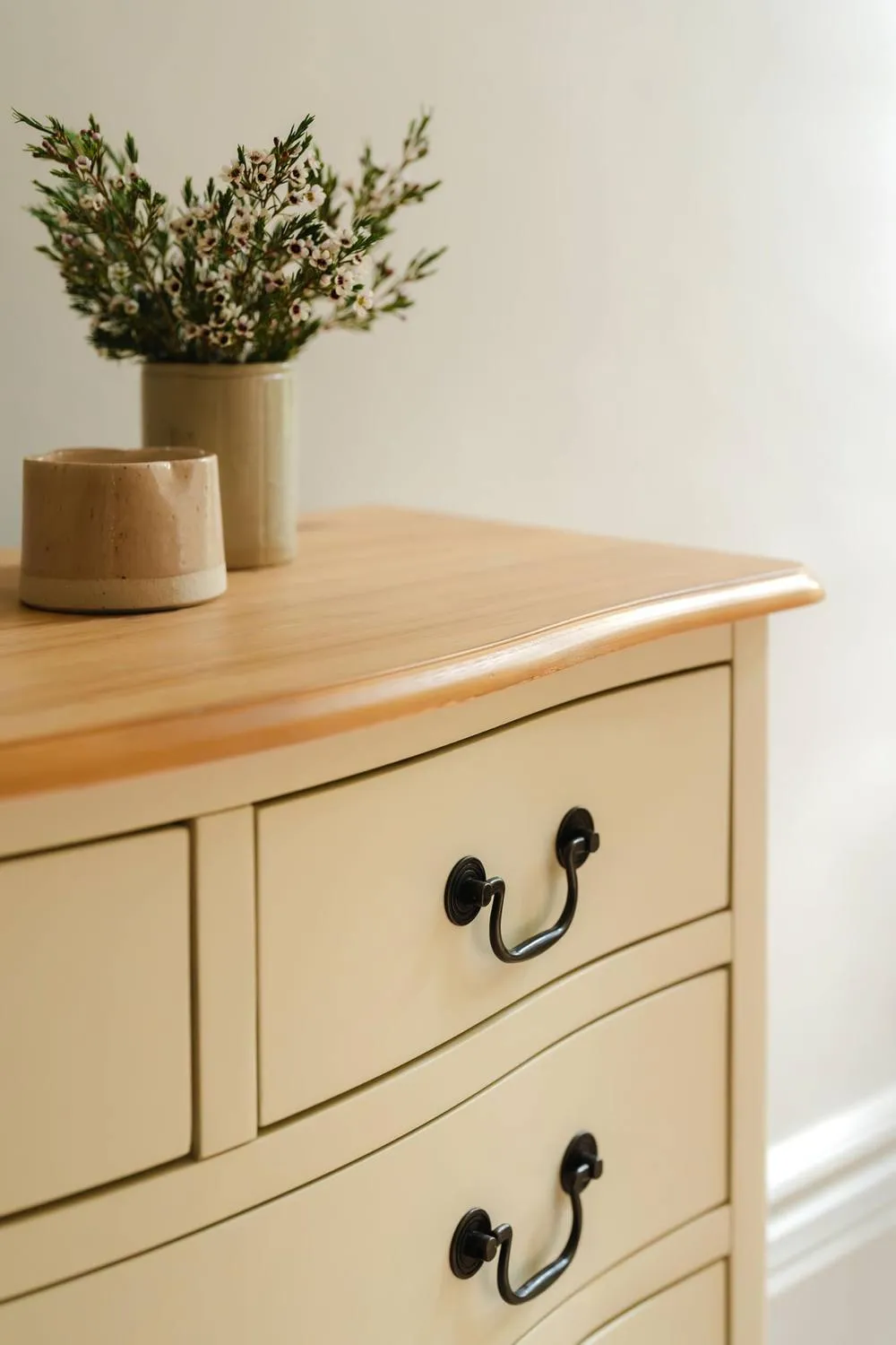 Statement Furniture Juliette Vintage Chic 6 Drawer Chest of Drawers in Ivory 3