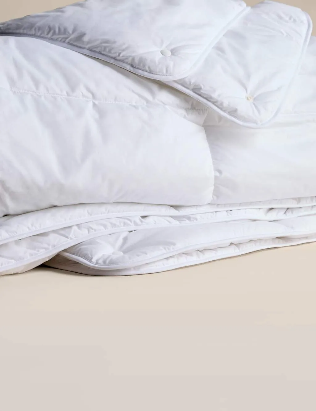 M&S Luxury Down Alternative 13.5 Tog All Seasons 3-in-1 Duvet White