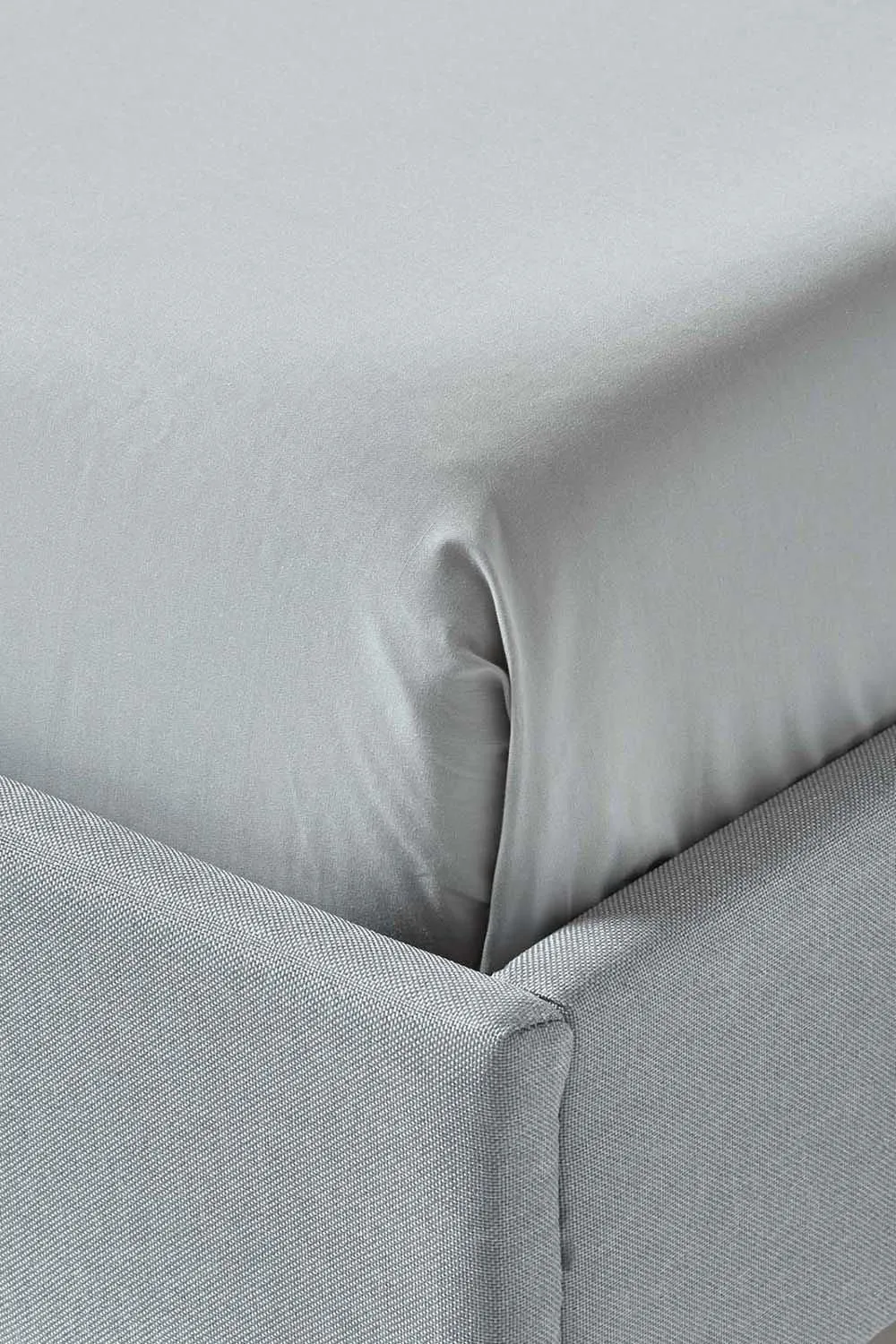 Homescapes Egyptian Cotton Flat Sheet 200 Thread Count in Silver 3