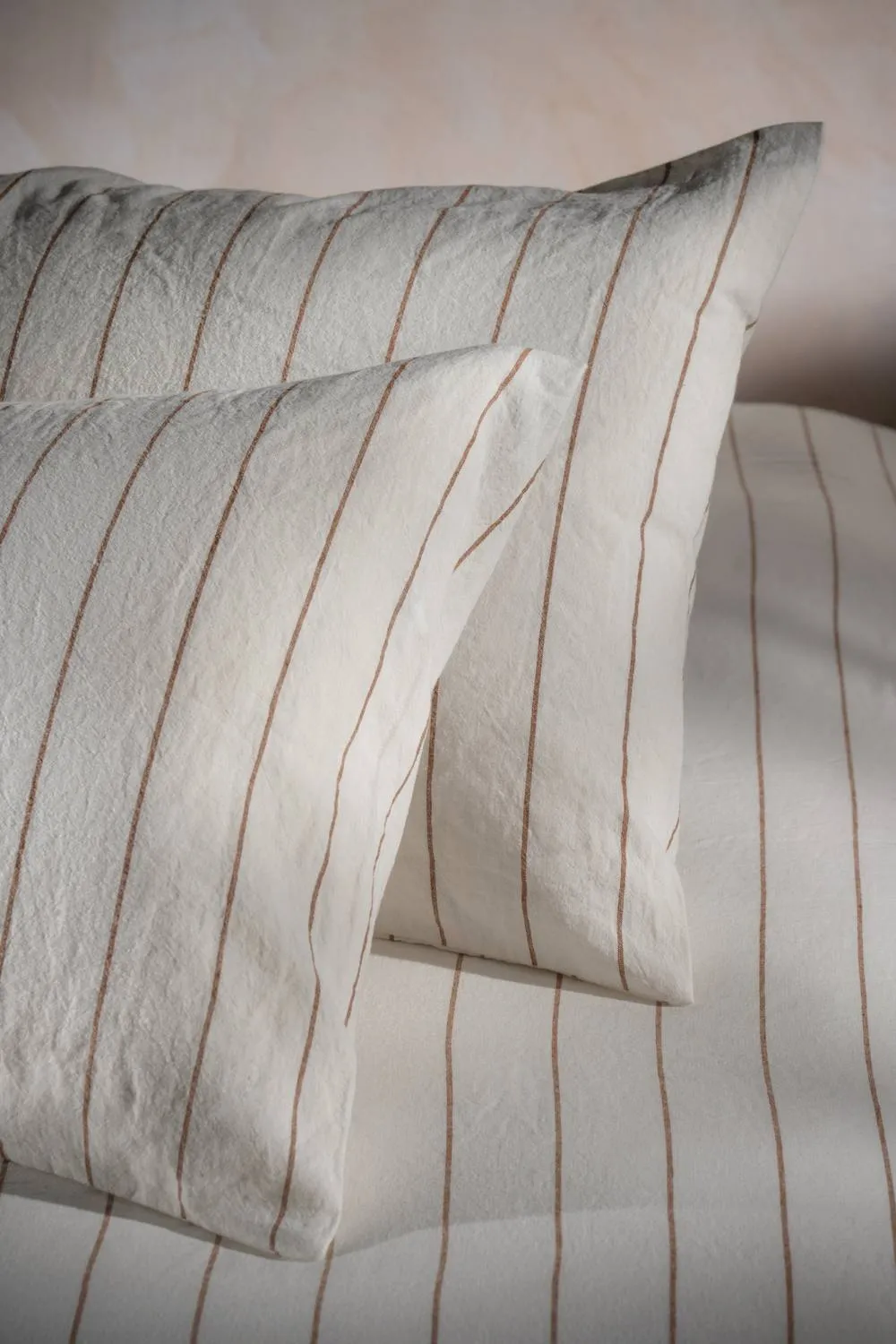 Soak&Sleep White/Burnt Orange Pinstripe Linen/Cotton Housewife Pillowcase Pair in White