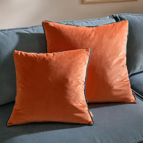 Furn. Square Cushion 5